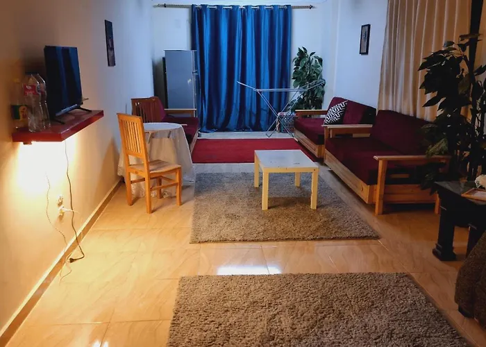 Cairo Nasr City - 15Minutes From Airport - Private Single Room With Shared Bathroom - غرفة مفردة خاصة مع حمام مشترك - Chambre Simple Privee Avec Salle De Bain Partagee - Одноместный Отдельный Номер С Общей Ванной Комнатой -