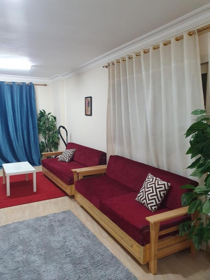 Nasr - 15minutes From Airport - Private Single With Shared Bathroom - غرفة مفردة خاصة مع حمام مشترك - Simple Privee Avec Salle De Bain Partagee - одноместный отдельный номер с общей ванной комнатой - Le Caire