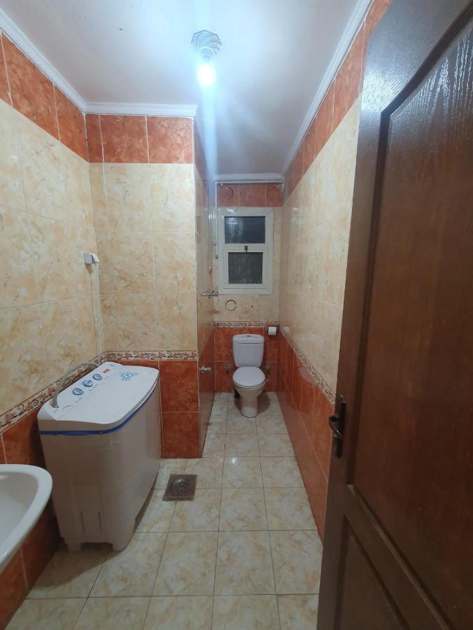 Nasr - 15minutes From Airport - Private Single With Shared Bathroom - غرفة مفردة خاصة مع حمام مشترك - Simple Privee Avec Salle De Bain Partagee - одноместный отдельный номер с общей ванной комнатой - Séjour chez l'habitant Le Caire