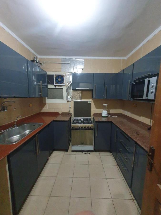 Nasr - 15minutes From Airport - Private Single With Shared Bathroom - غرفة مفردة خاصة مع حمام مشترك - Simple Privee Avec Salle De Bain Partagee - одноместный отдельный номер с общей ванной комнатой - Séjour chez l'habitant *