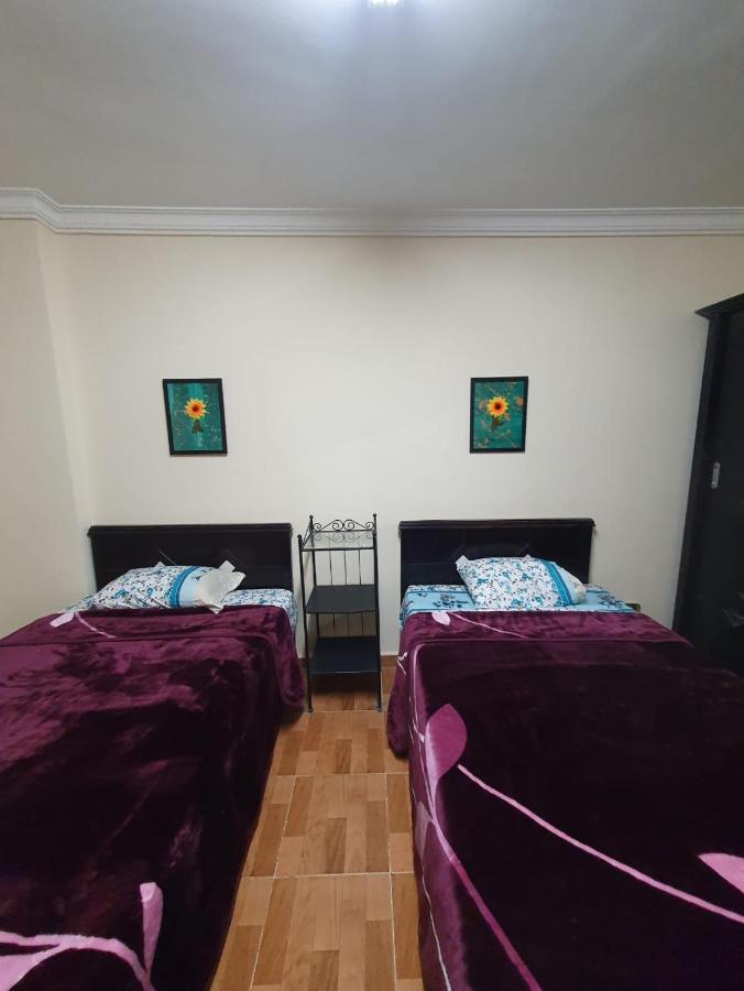 Ubytování v soukromí Nasr - 15minutes From Airport - Private Single With Shared Bathroom - غرفة مفردة خاصة مع حمام مشترك - Simple Privee Avec Salle De Bain Partagee - одноместный отдельный номер с общей ванной комнатой -